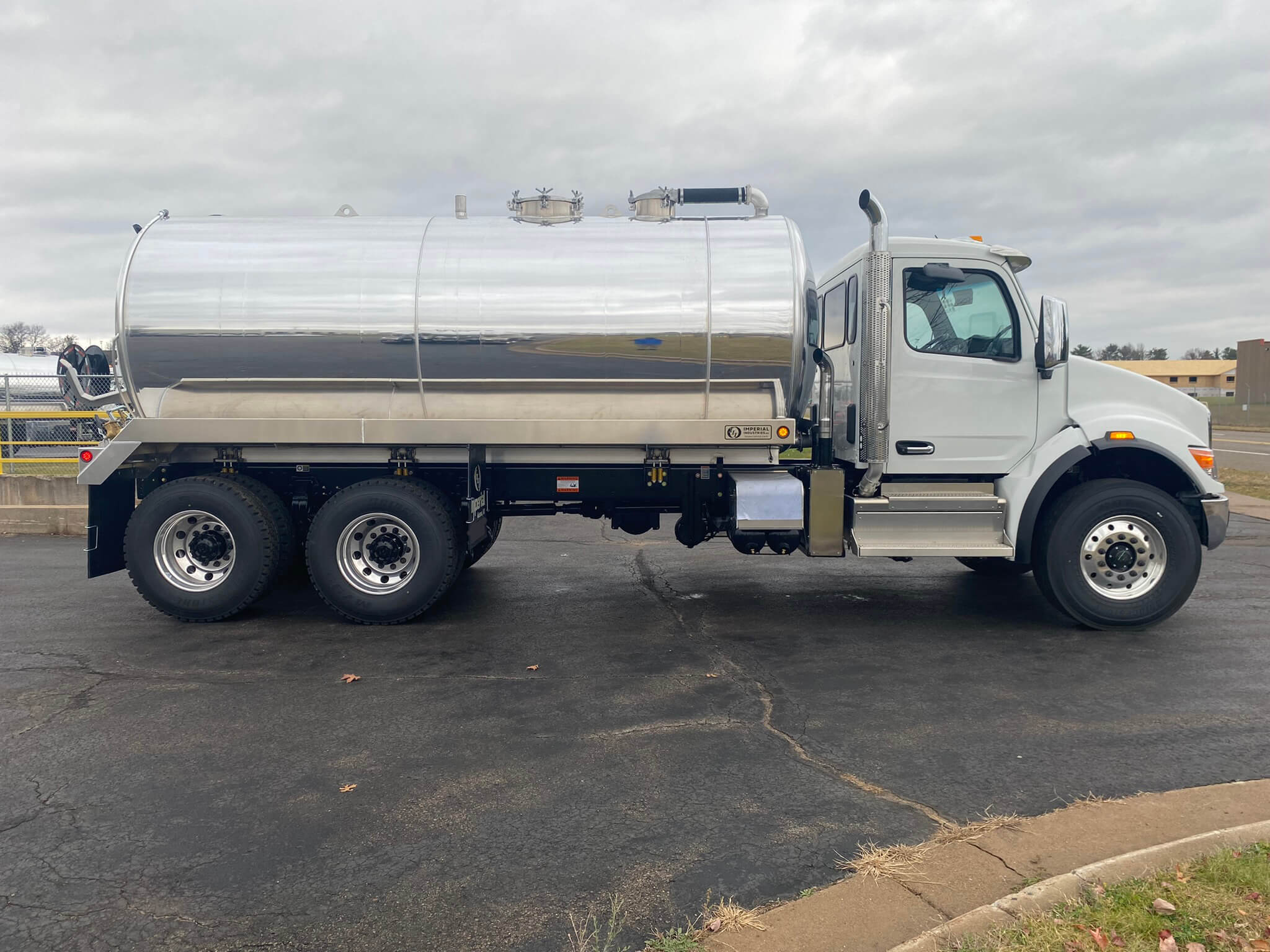 2024 Imperial Industries (4000Gallon) Vacuum Truck w/ Automatic Trans