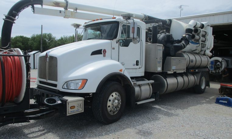 2015 Kenworth T440 4X2 (5 Yard / 80 GPM) Vactor 2100 Plus Sewer Cleaner w/ 2 Stage Fan and Hydro Excavation Package