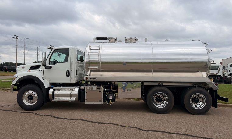2026 International HV607 (4000-Gallon) Imperial Industries Vacuum Truck w/ NVE 4310 (940 CFM) Vacuum Blower