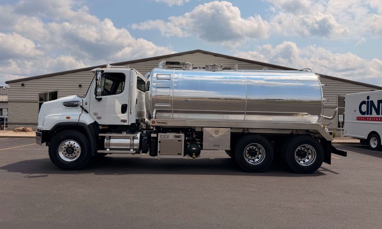 2026 Freightliner 114SD Plus (4000-Gallon) Imperial Industries Vacuum Truck w/ NVE 4310 (940 CFM) Vacuum Blower