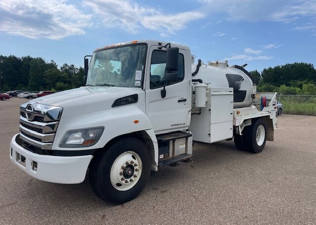 2023 Hino L6 4X2 Diesel (1500-Gallon 1100/400) Huber PR-15 “Carbon Steel” Portable Restroom Truck
