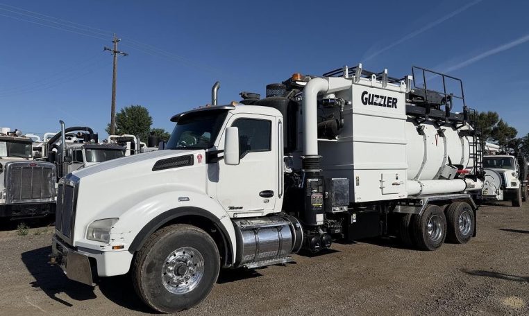 2018 Kenworth T880 6X4 SBA (18 Yard) Guzzler Classic Industrial Vacuum Truck w/ Boom and 10-Speed Manual Transmission