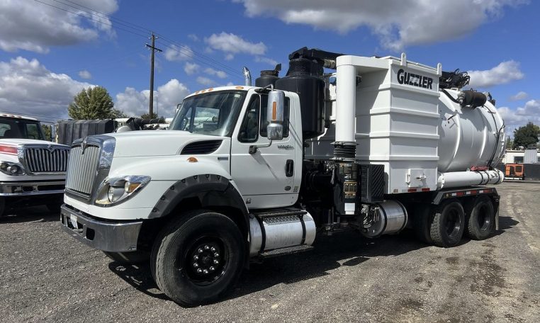 2012 International WorkStar 7600 6X4 (18 Yard) Guzzler Classic Industrial Vacuum Truck w/ Vacuum Boom and Manual 10-Speed Transmission
